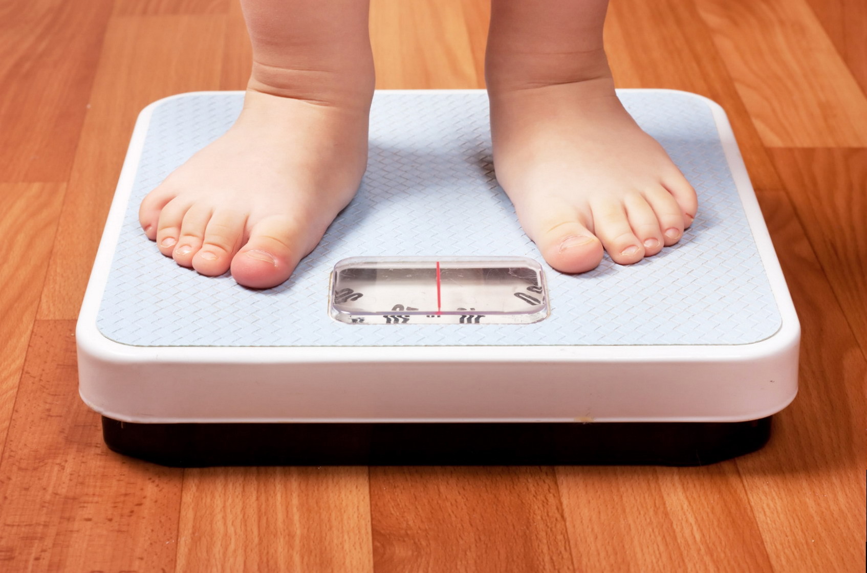Первые признаки детского ожирения до 1 года жизни