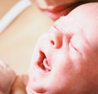 Кишечные колики у детей первого года жизни: новый взгляд на причины возникновения